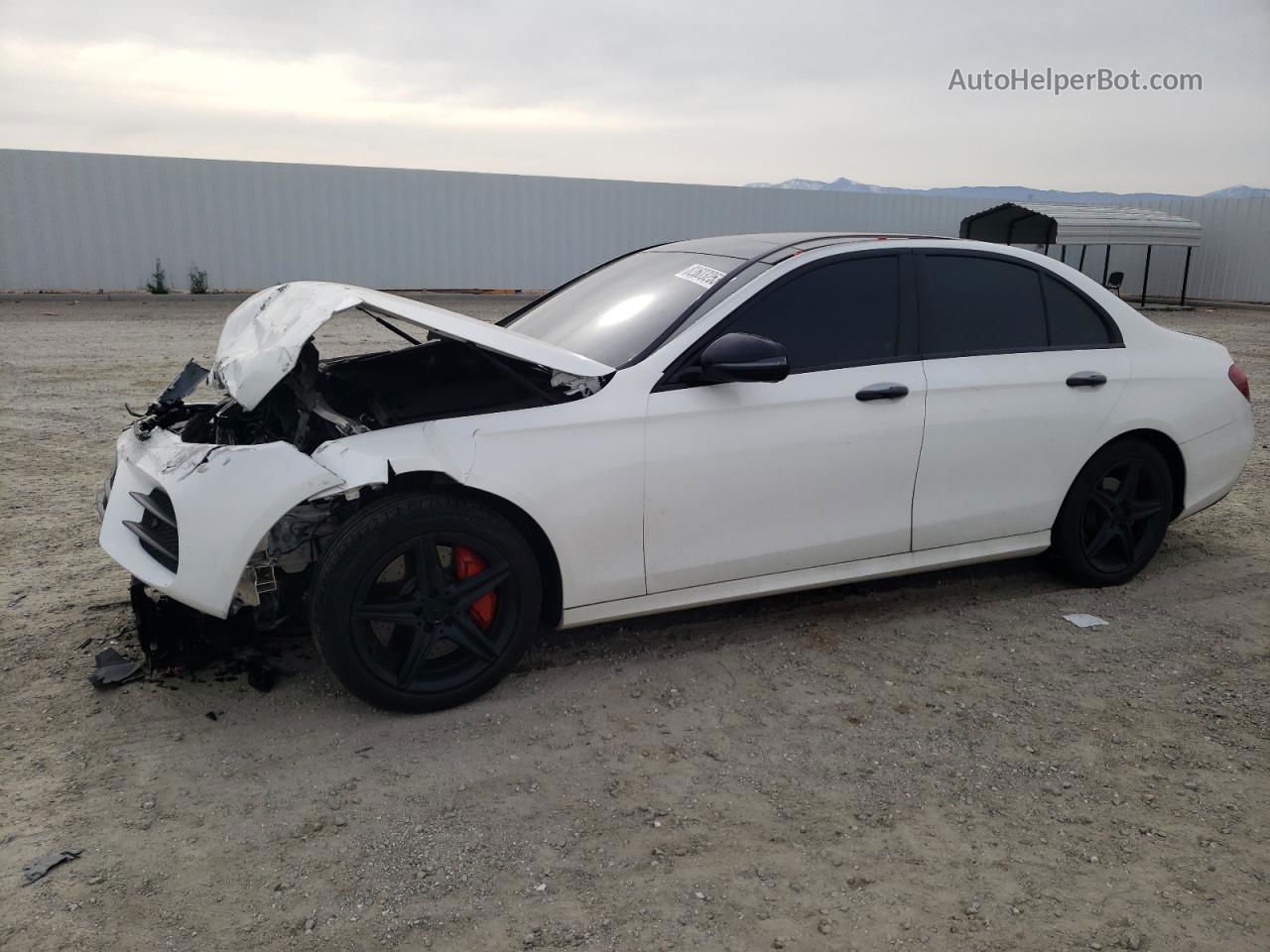 2019 Mercedes-benz E 300 White vin: WDDZF4JB0KA518237