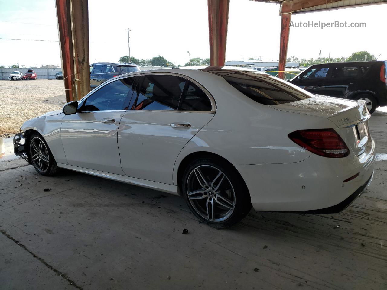 2019 Mercedes-benz E 300 White vin: WDDZF4JB0KA561010