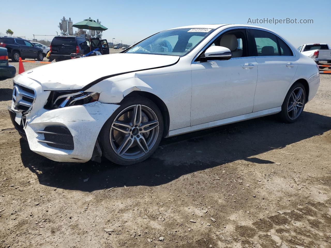 2019 Mercedes-benz E 300 Белый vin: WDDZF4JB1KA630285