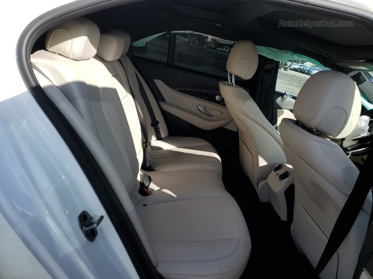 2019 Mercedes-benz E 300 White vin: WDDZF4JB1KA633199