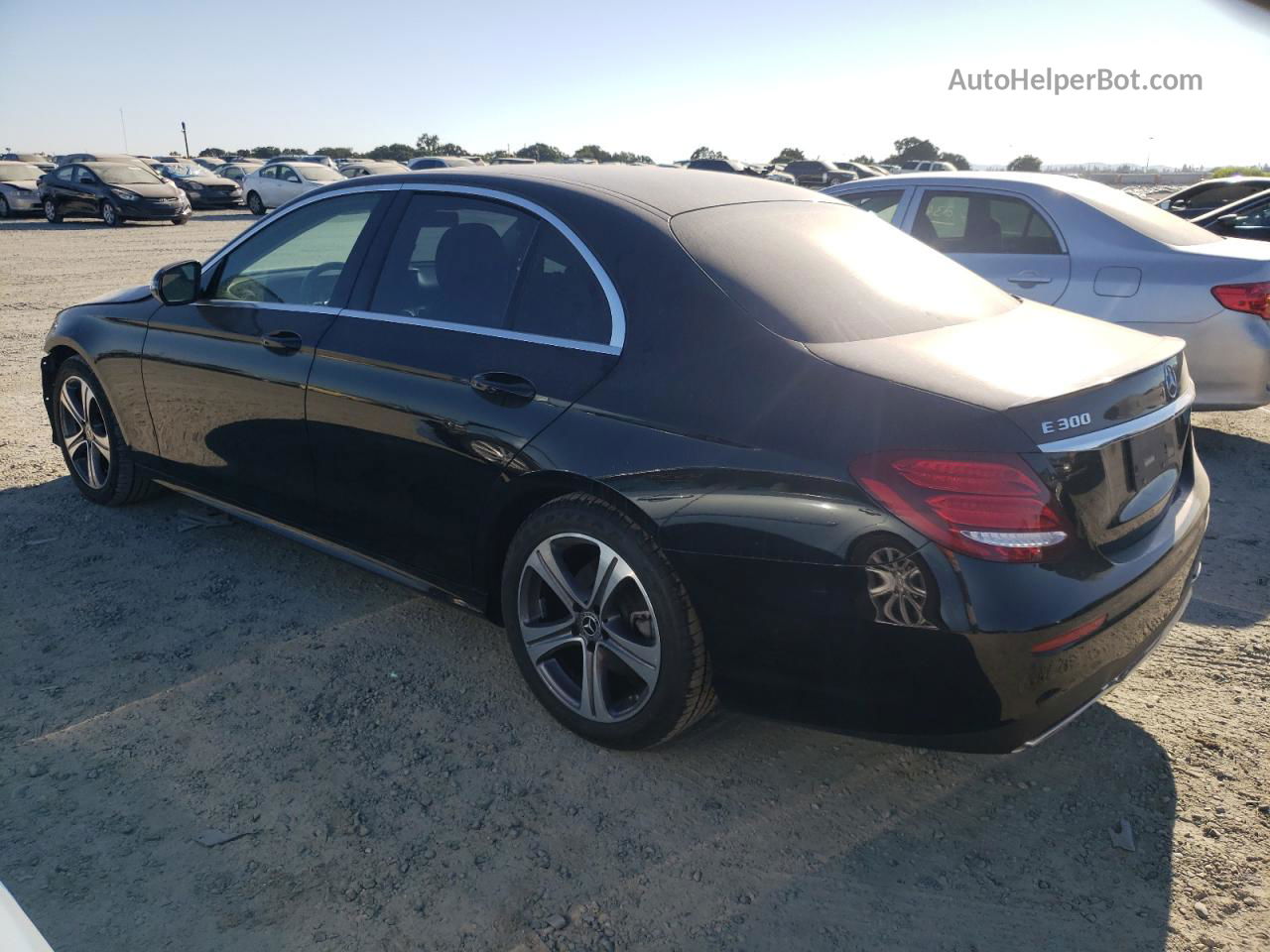 2019 Mercedes-benz E 300 Черный vin: WDDZF4JBXKA632617