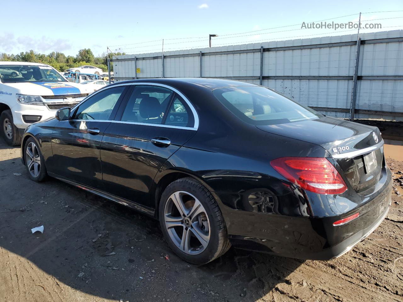 2019 Mercedes-benz E 300 4matic Черный vin: WDDZF4KB4KA506588