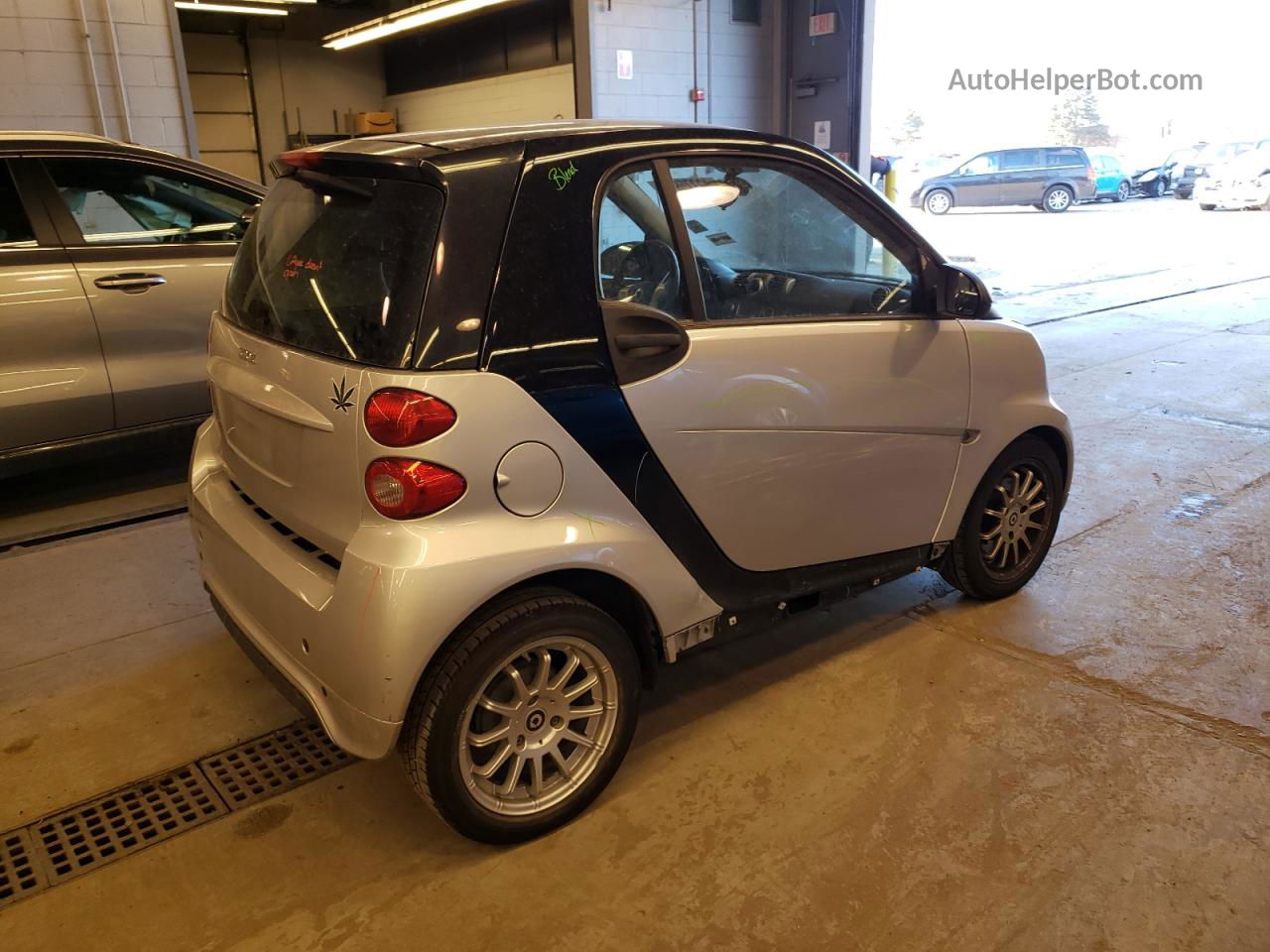 2014 Smart Fortwo Pure Silver vin: WMEEJ3BA0EK771551