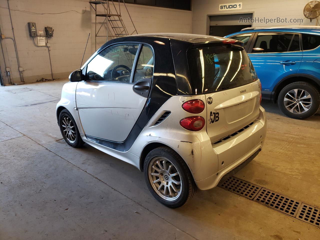 2014 Smart Fortwo Pure Silver vin: WMEEJ3BA0EK771551