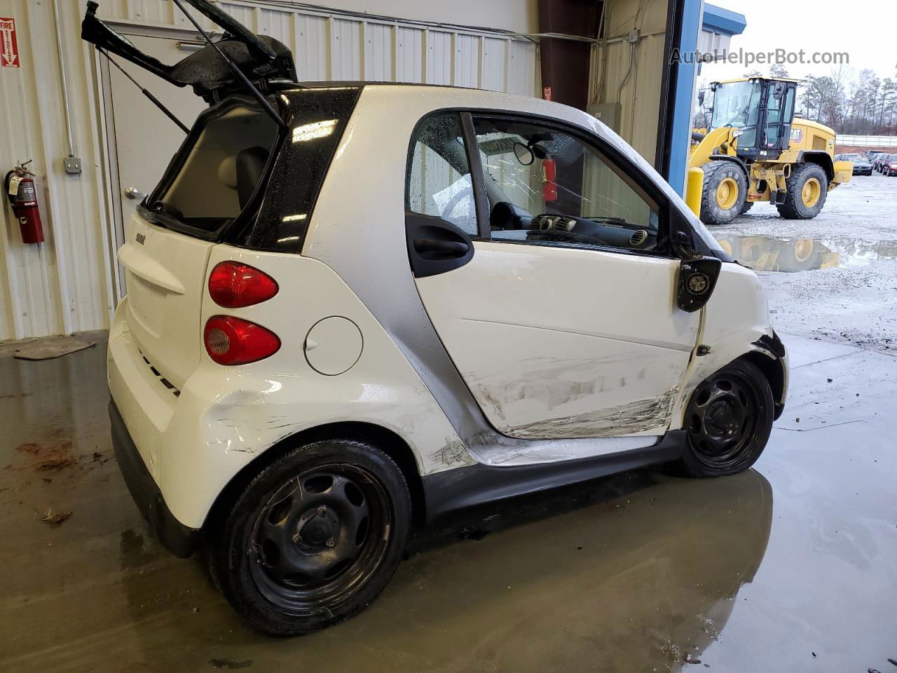 2014 Smart Fortwo Pure White vin: WMEEJ3BA2EK748241