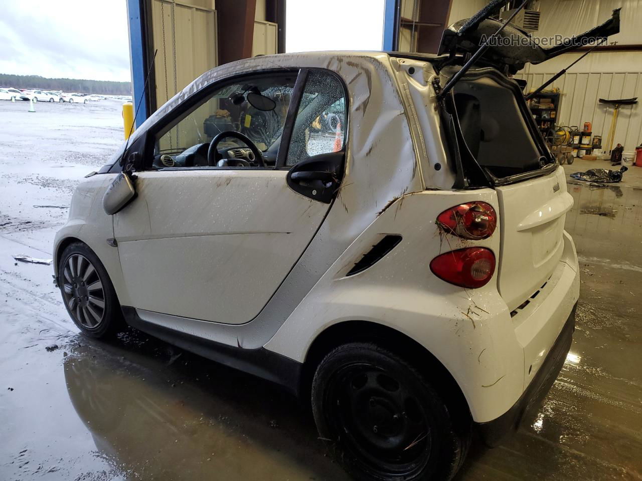 2014 Smart Fortwo Pure White vin: WMEEJ3BA2EK748241