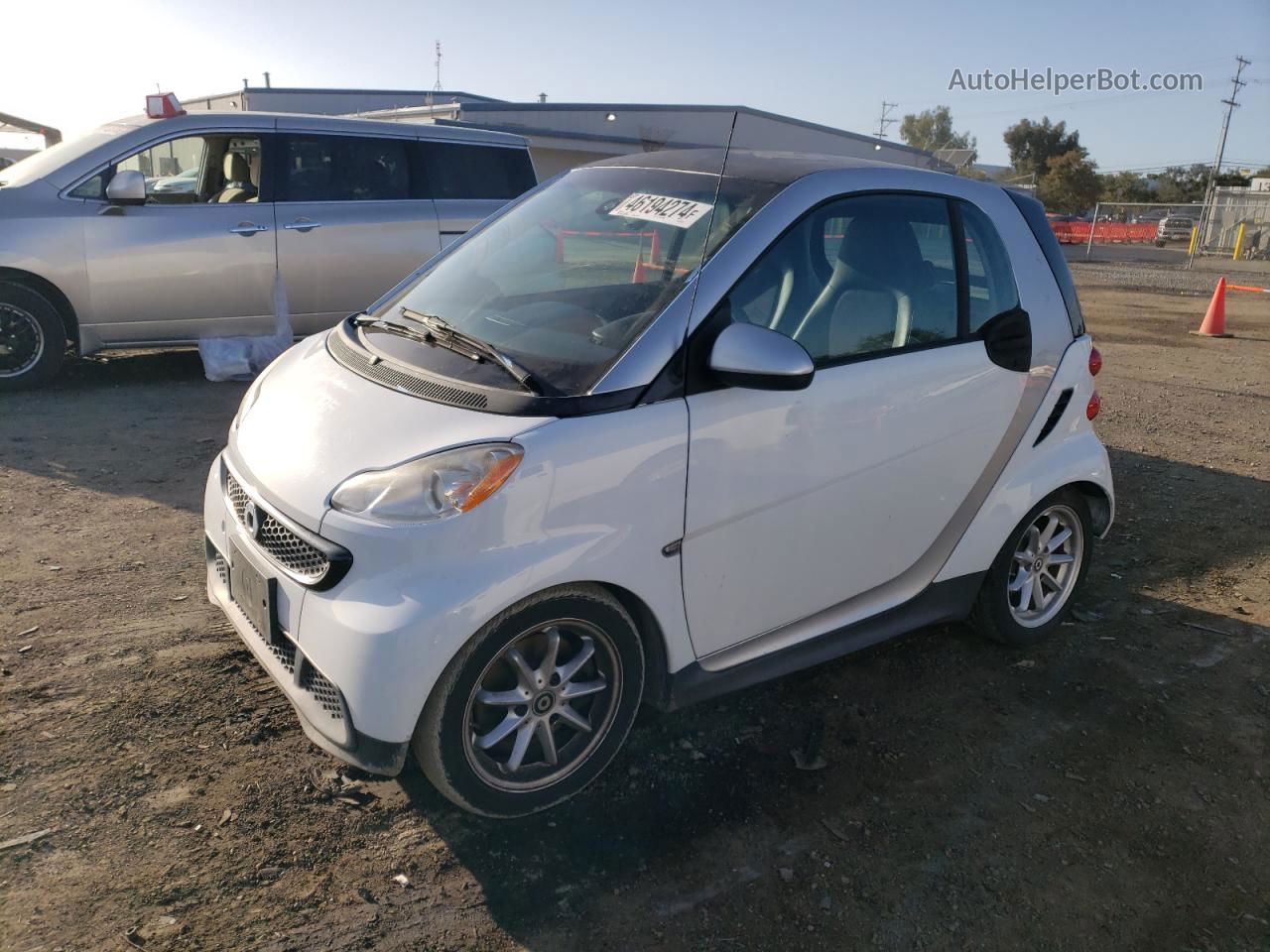 2014 Smart Fortwo Pure White vin: WMEEJ3BA2EK762687