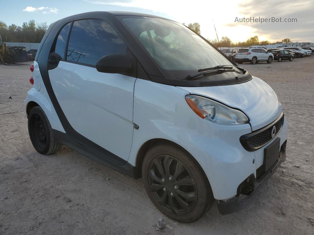 2014 Smart Fortwo Pure White vin: WMEEJ3BA4EK777658