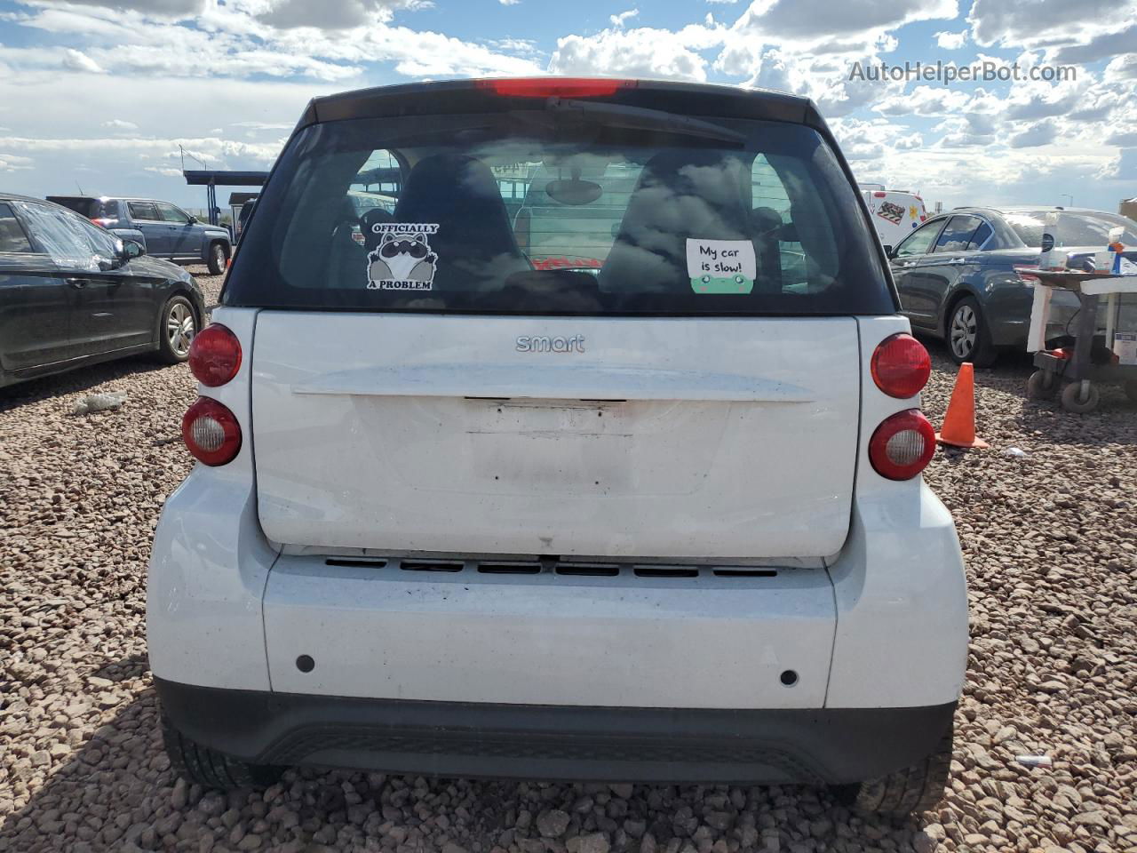 2014 Smart Fortwo Pure White vin: WMEEJ3BA5EK748850