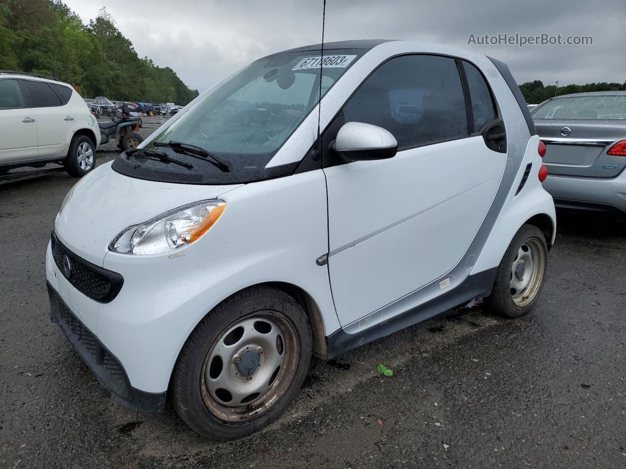 2014 Smart Fortwo Pure White vin: WMEEJ3BA5EK764823