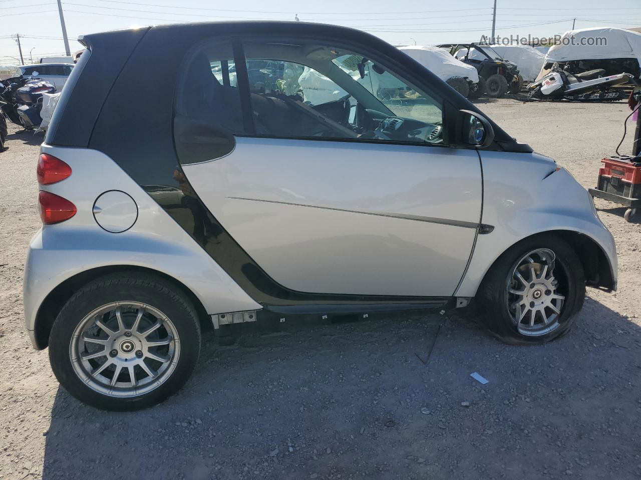 2014 Smart Fortwo Pure Серебряный vin: WMEEJ3BA6EK756052