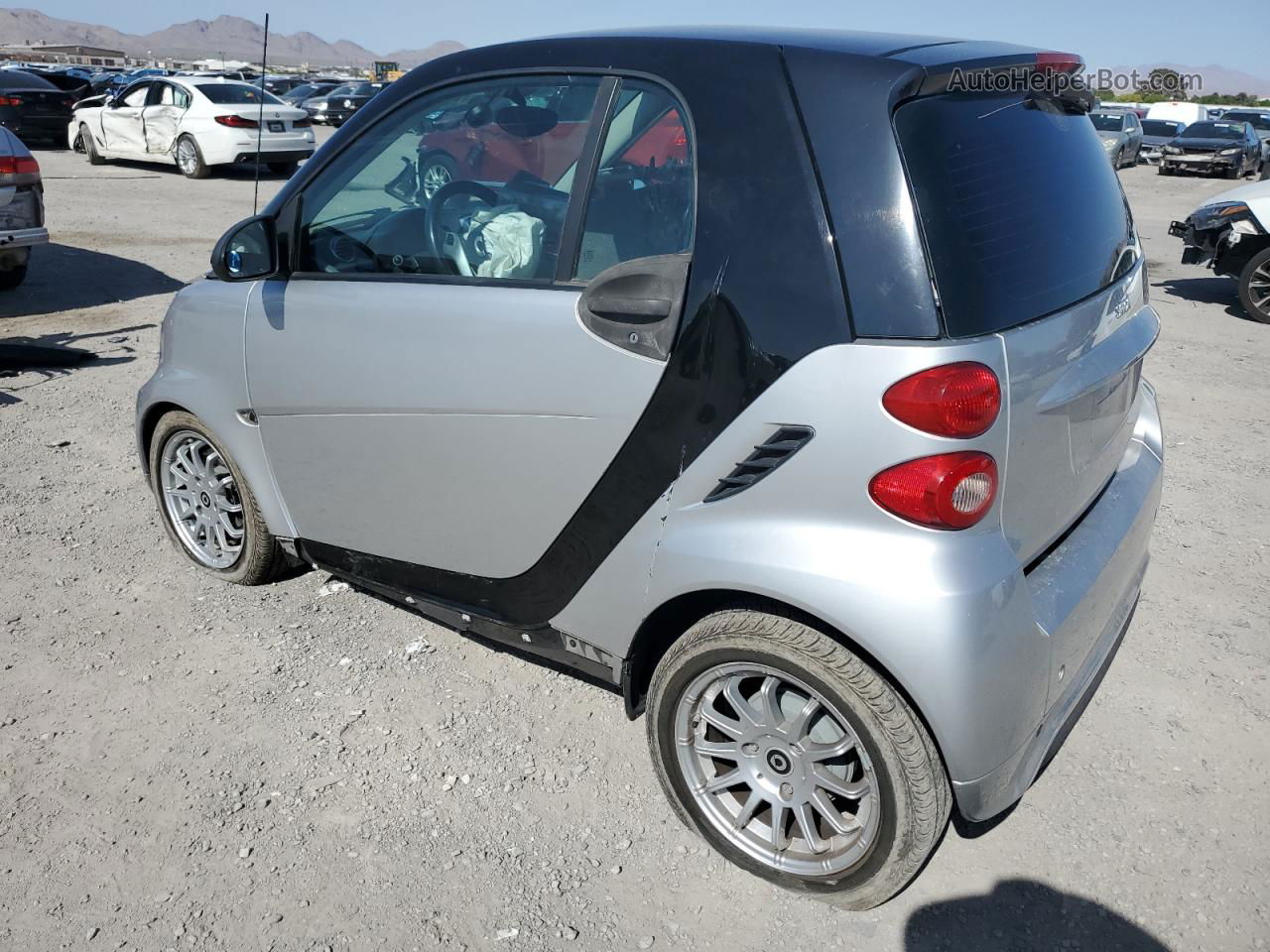 2014 Smart Fortwo Pure Серебряный vin: WMEEJ3BA6EK756052