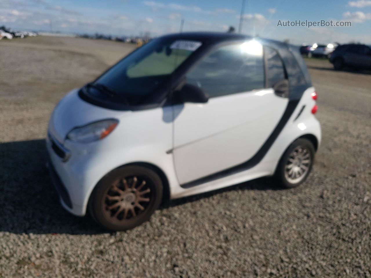 2014 Smart Fortwo Pure White vin: WMEEJ3BA6EK759839