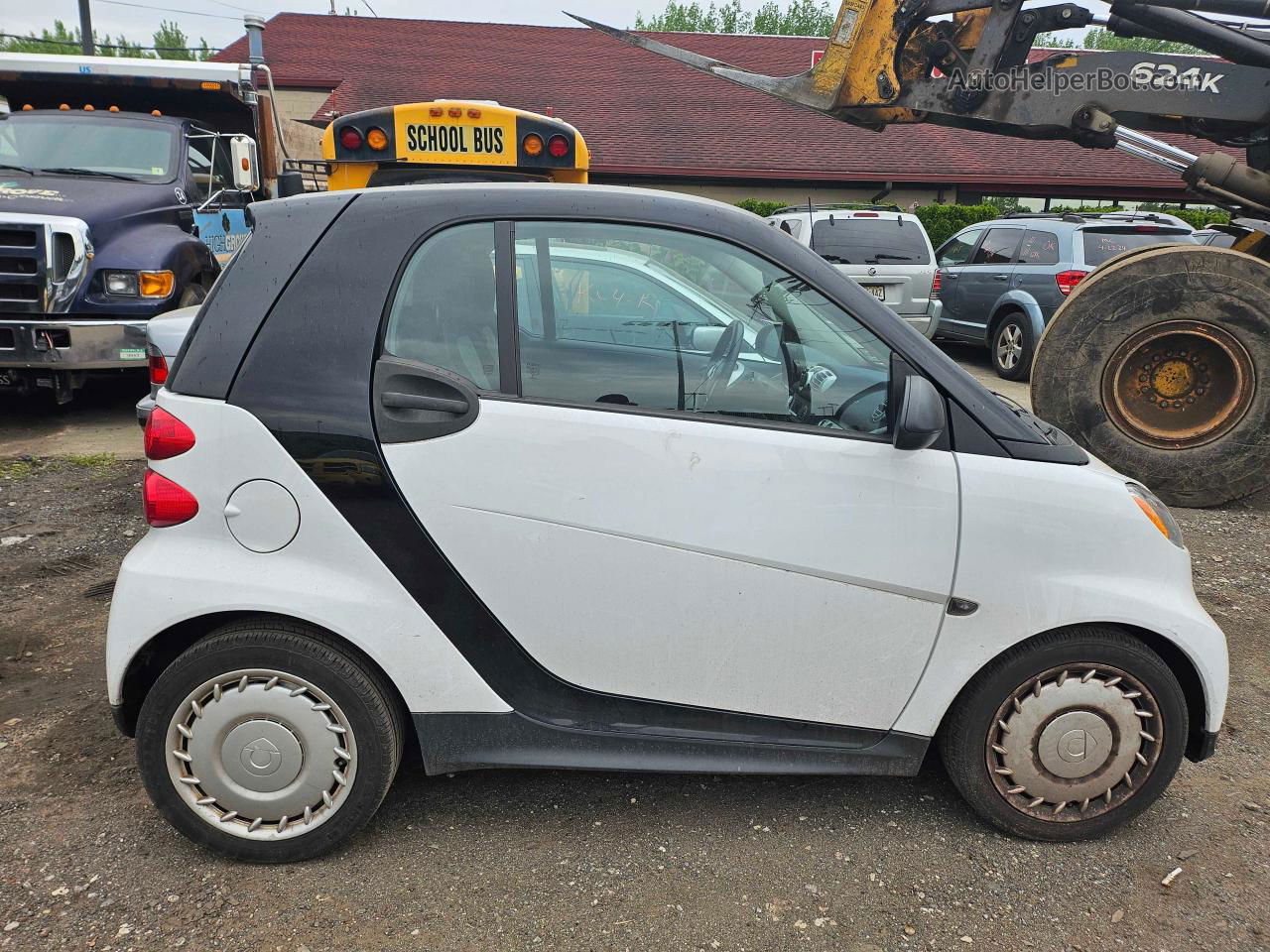 2014 Smart Fortwo Pure White vin: WMEEJ3BA8EK749569