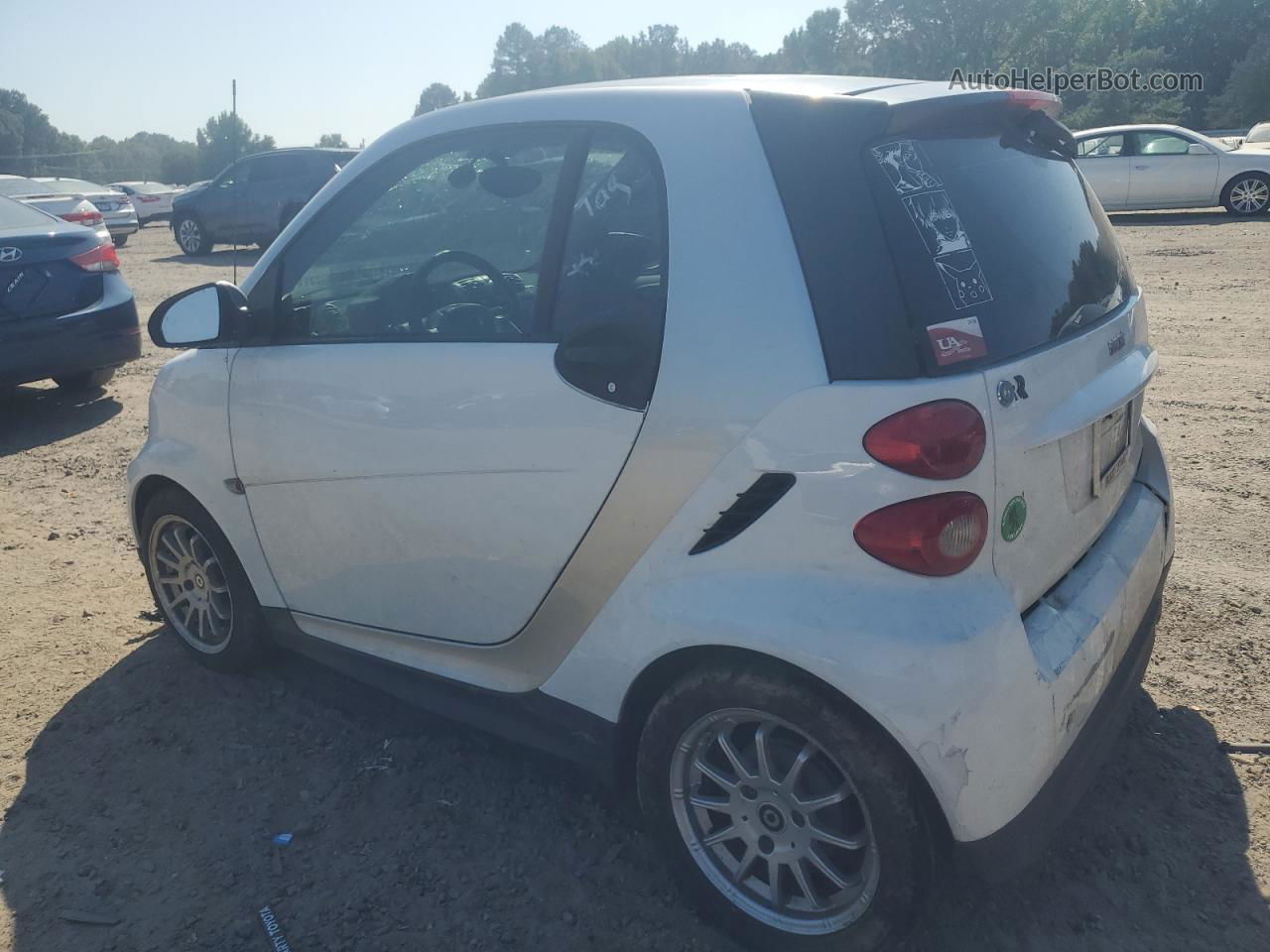 2014 Smart Fortwo Pure White vin: WMEEJ3BA8EK775069