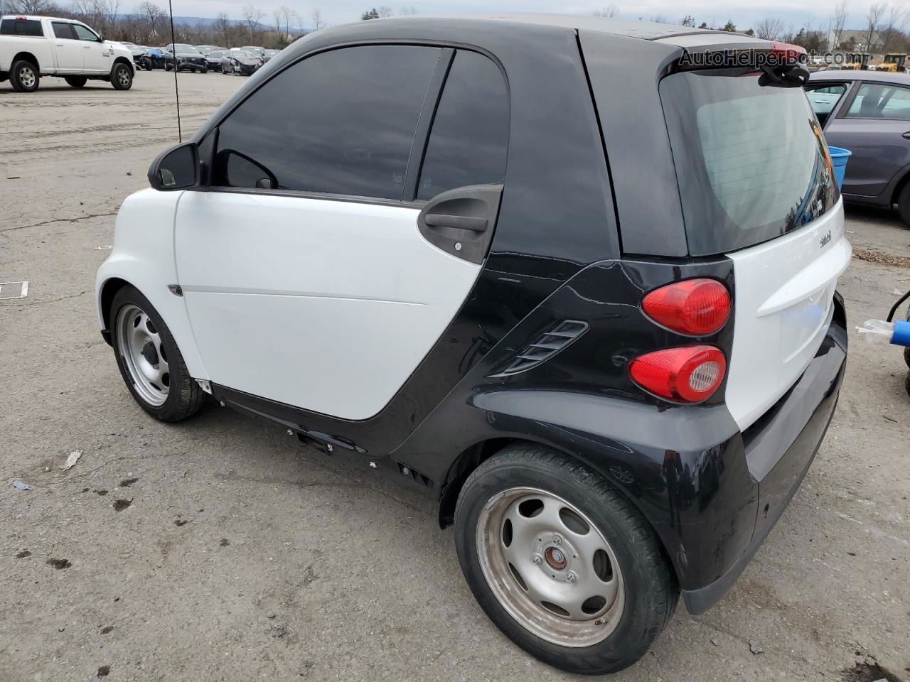 2014 Smart Fortwo Pure Двухцветный vin: WMEEJ3BAXEK744177