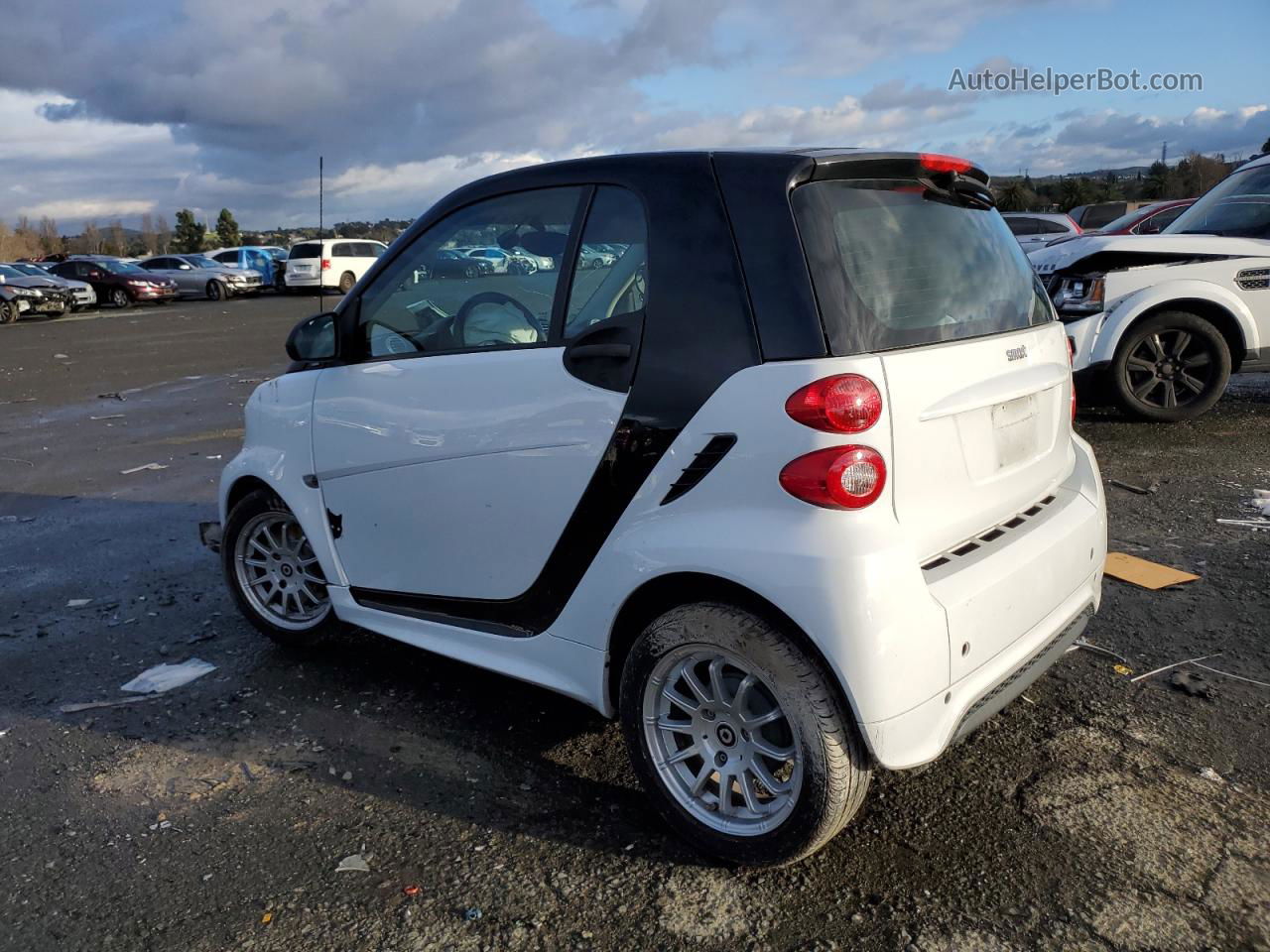 2014 Smart Fortwo Pure White vin: WMEEJ3BAXEK744390