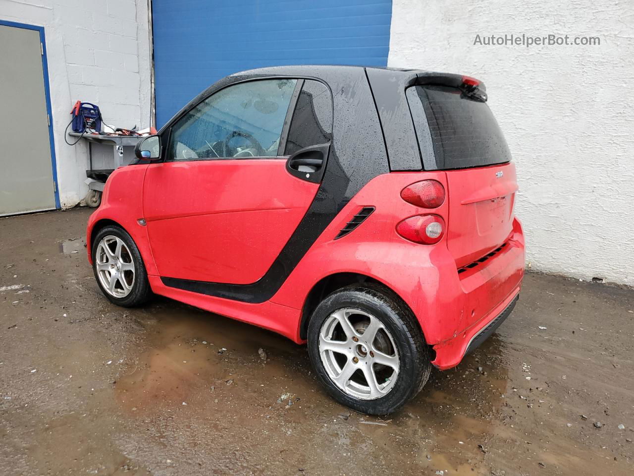 2014 Smart Fortwo Pure Red vin: WMEEJ3BAXEK771833