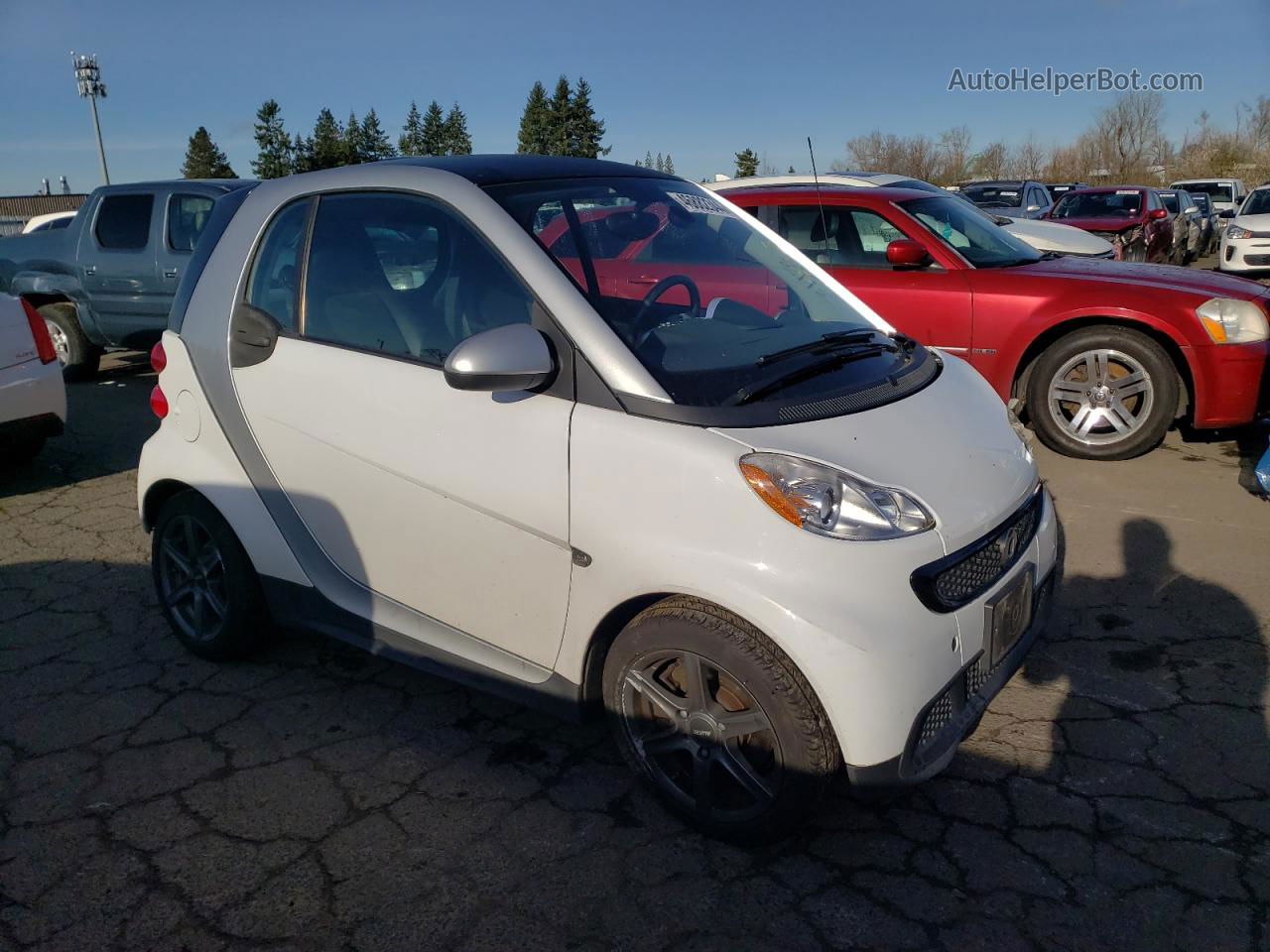 2014 Smart Fortwo Pure White vin: WMEEJ3BAXEK778796