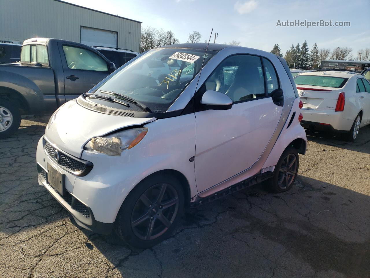 2014 Smart Fortwo Pure White vin: WMEEJ3BAXEK778796