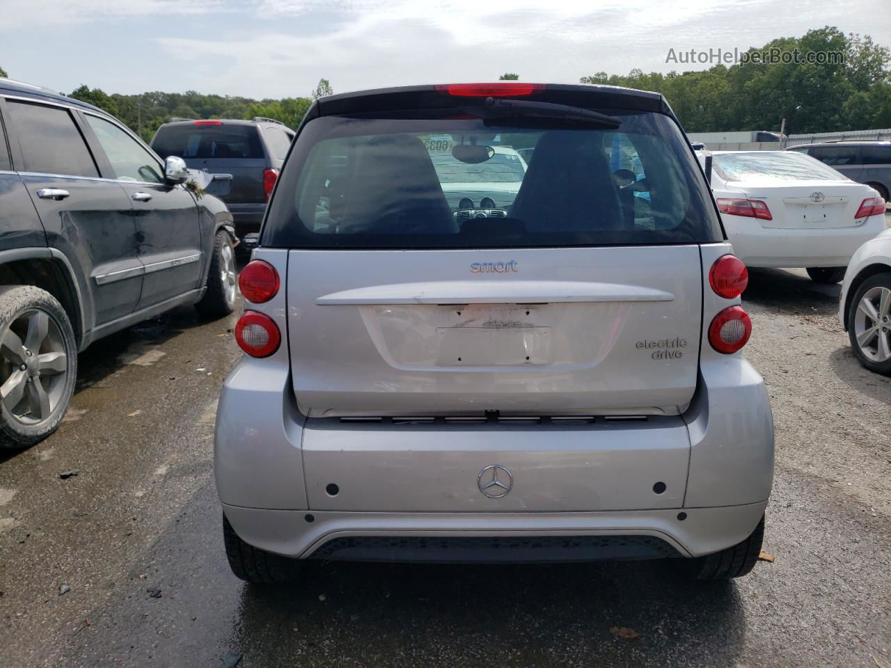 2014 Smart Fortwo  Silver vin: WMEEJ9AA1EK792171