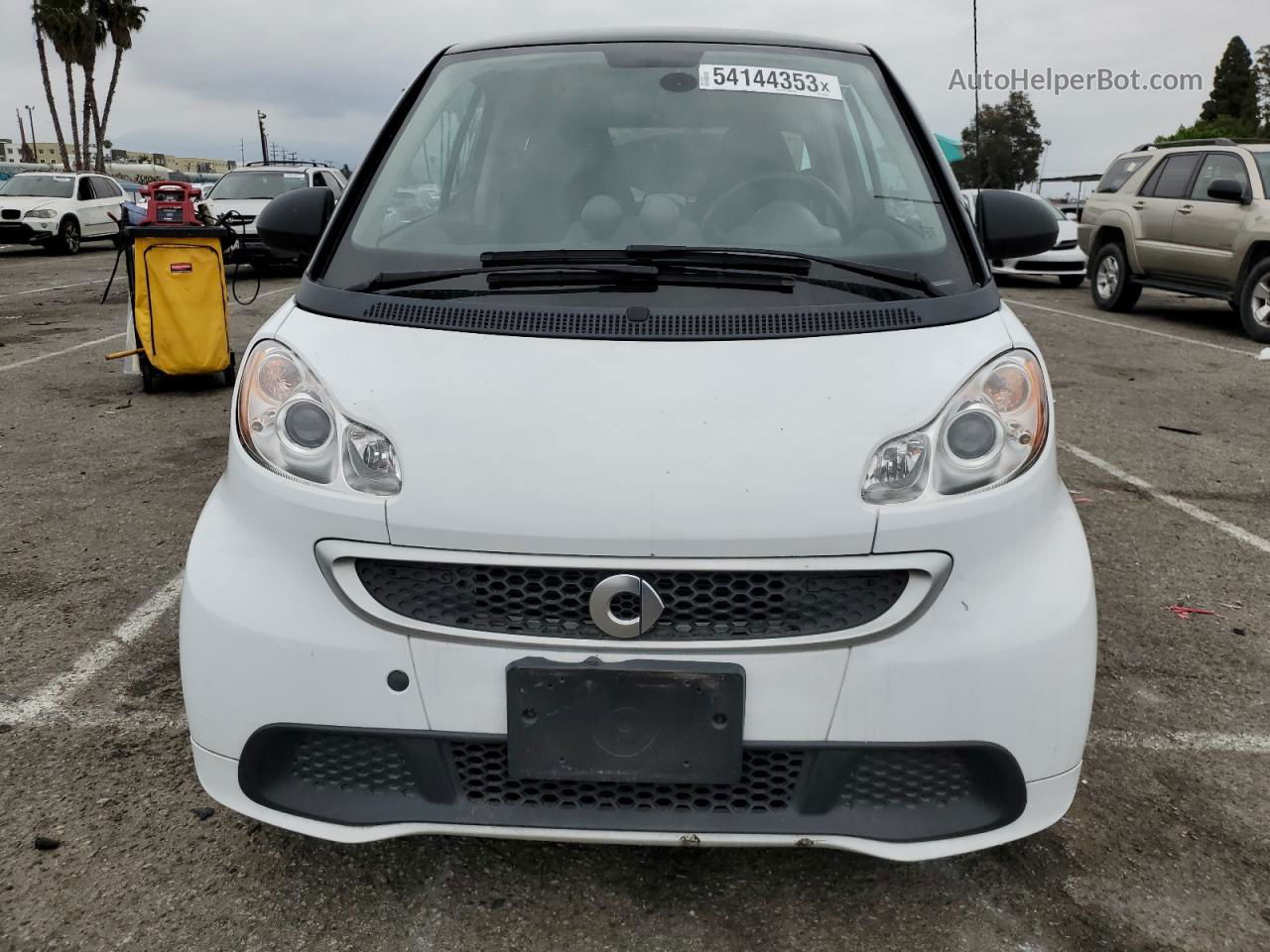 2014 Smart Fortwo Белый vin: WMEEJ9AA3EK786565