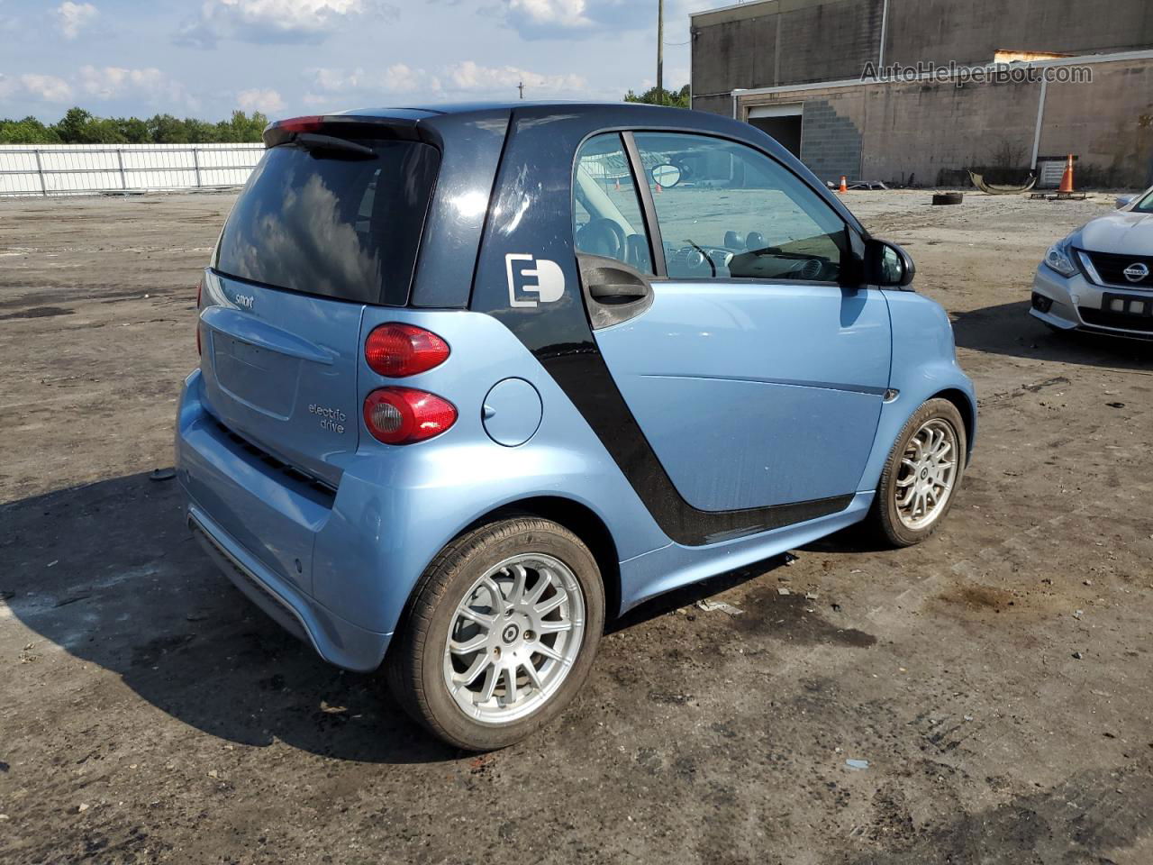 2014 Smart Fortwo  Синий vin: WMEEJ9AA6EK736582