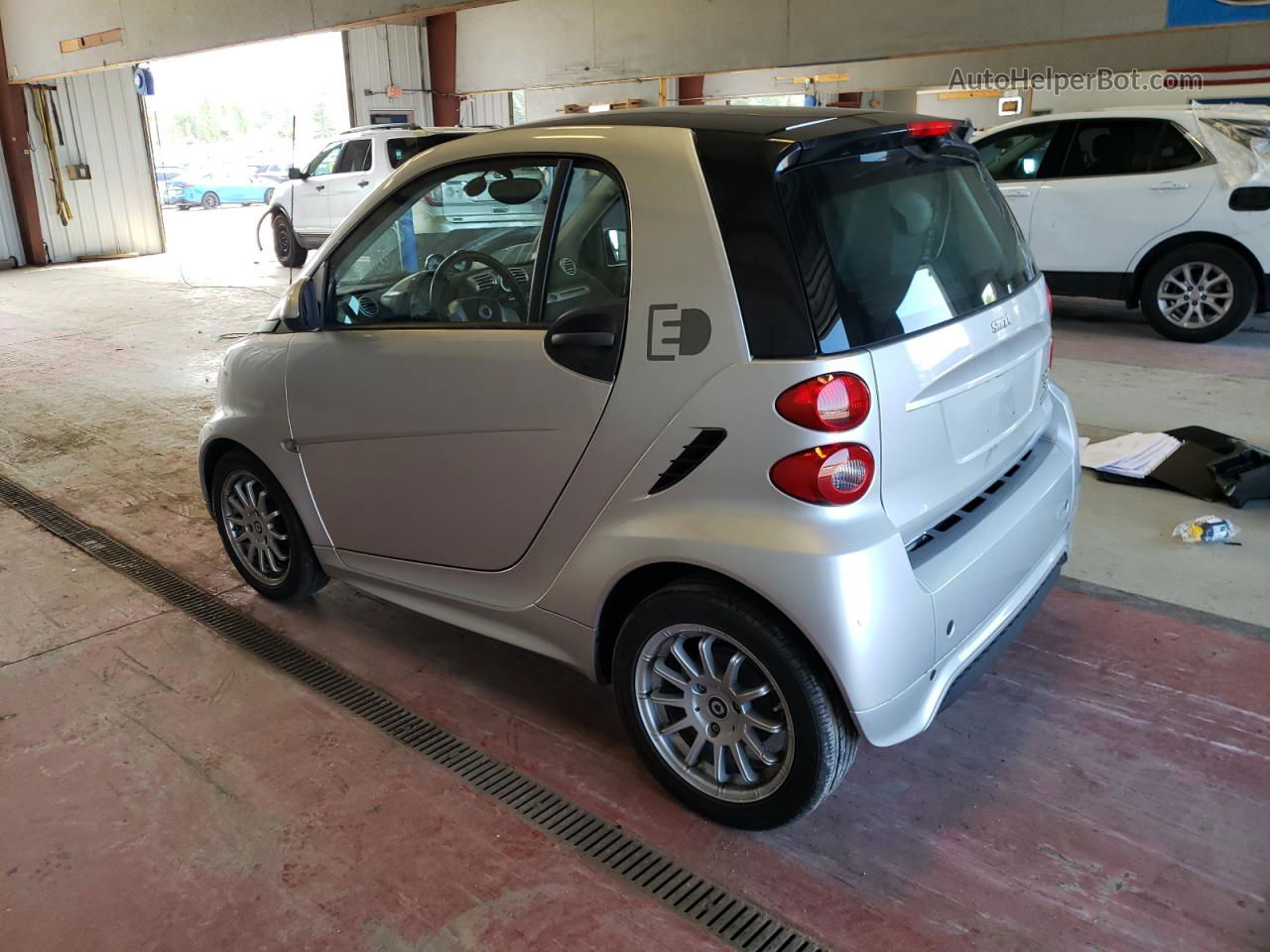 2014 Smart Fortwo  Silver vin: WMEEJ9AA6EK764494