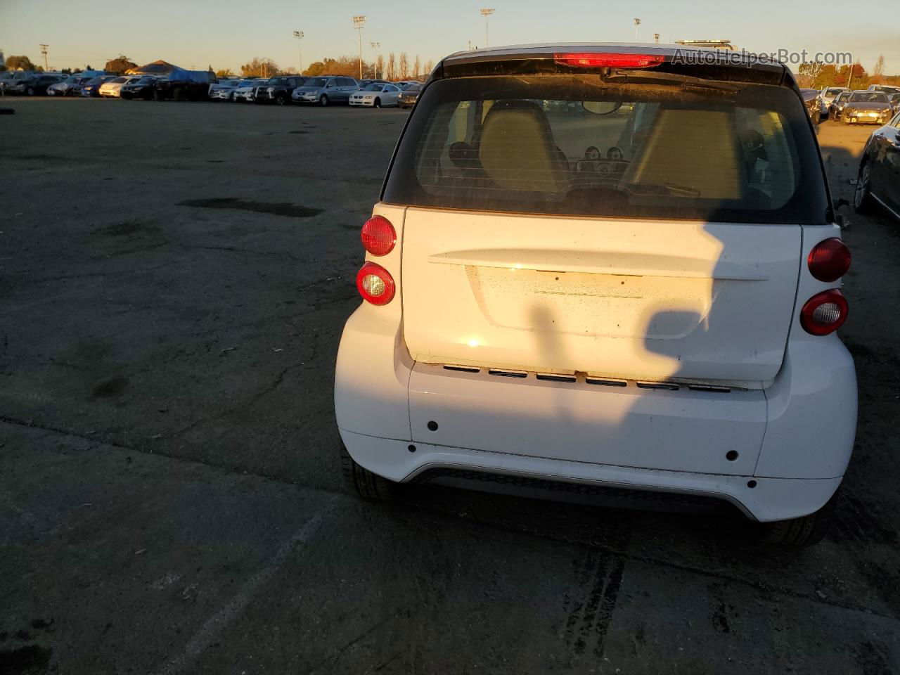 2014 Smart Fortwo  White vin: WMEEJ9AAXEK731708