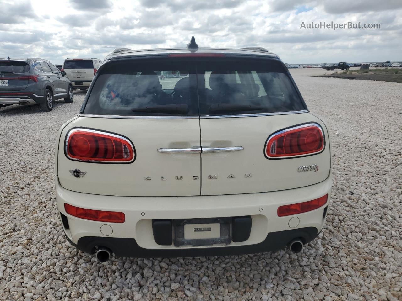 2018 Mini Cooper S Clubman All4 White vin: WMWLU5C55J2G03442