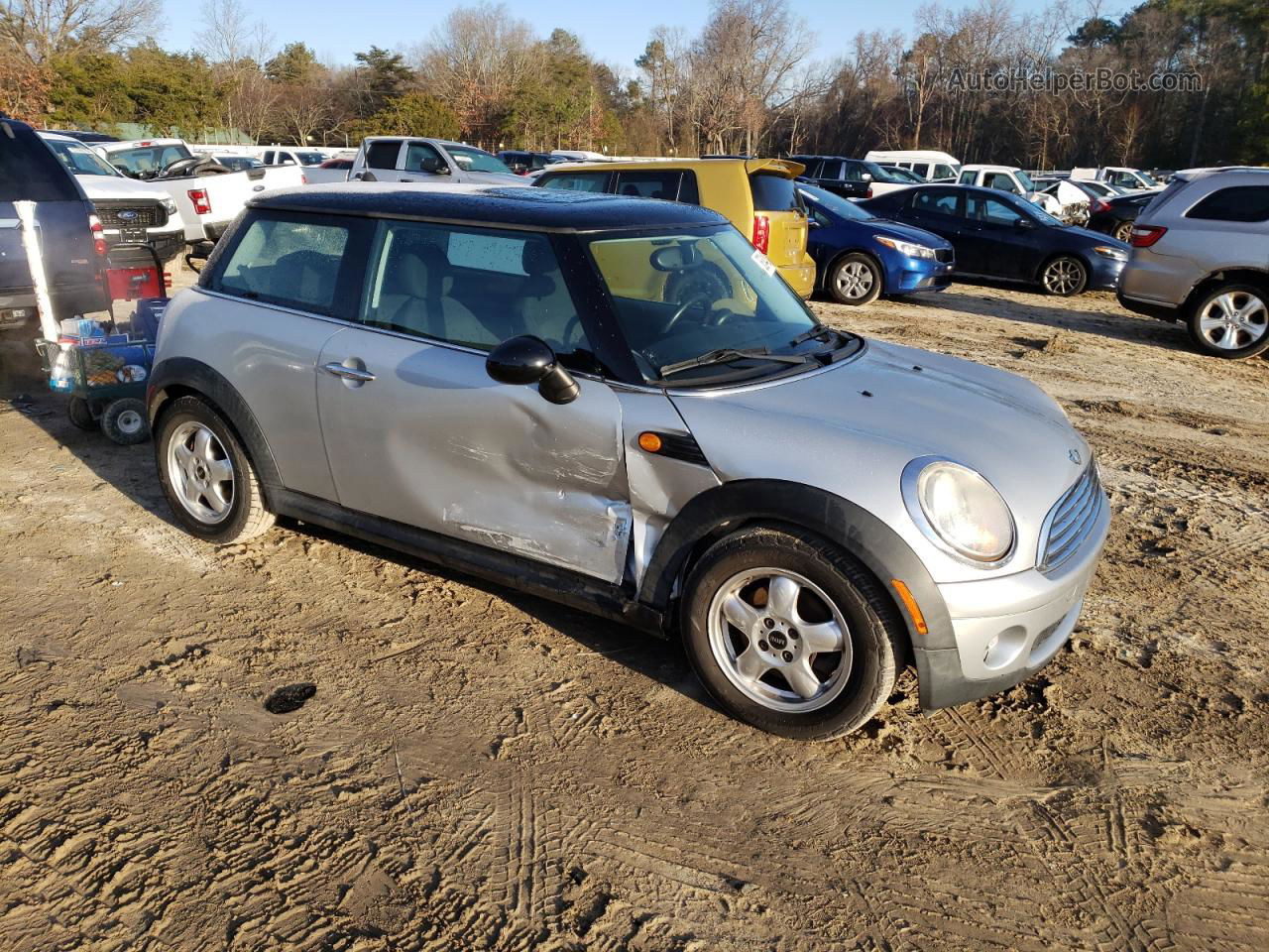 2007 Mini Cooper  Silver vin: WMWMF33507TL67768