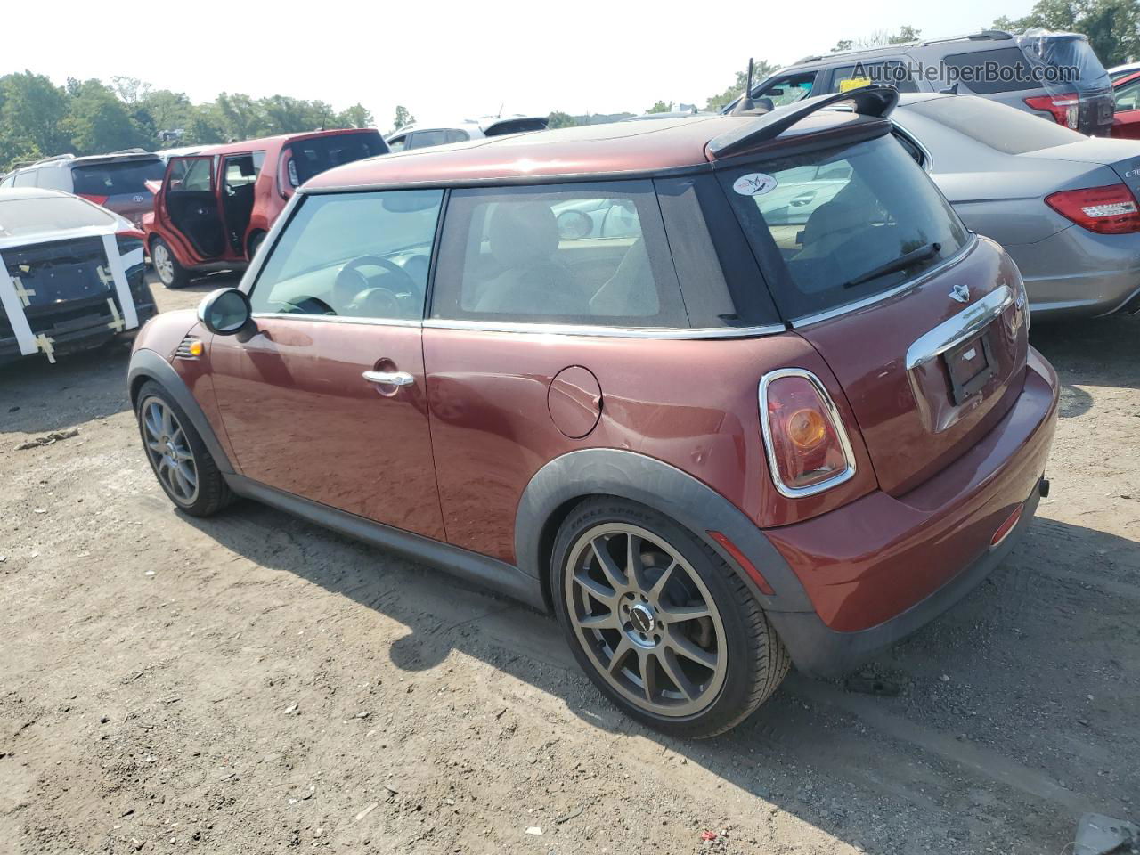 2007 Mini Cooper  Maroon vin: WMWMF33507TL68578