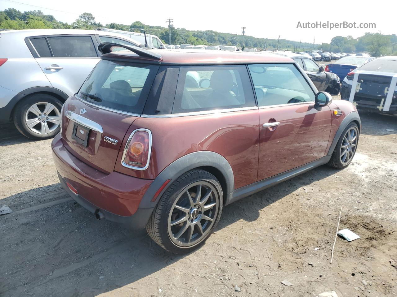 2007 Mini Cooper  Maroon vin: WMWMF33507TL68578