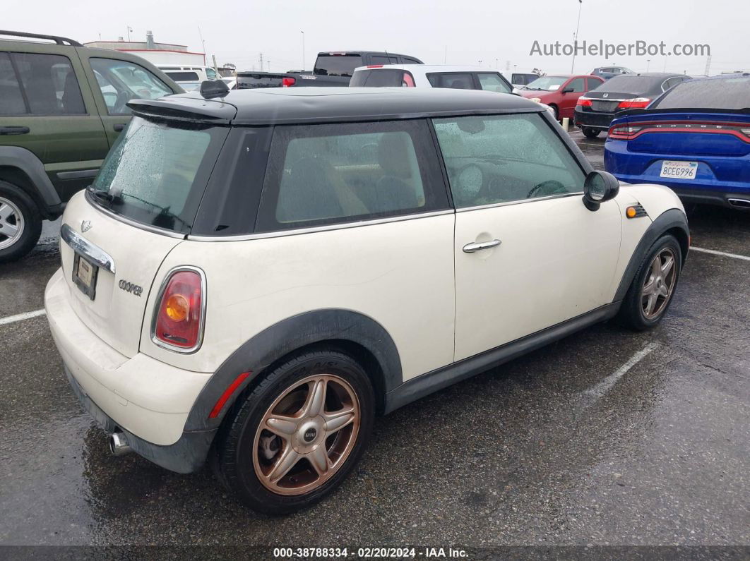 2007 Mini Cooper   Cream vin: WMWMF33507TL78334