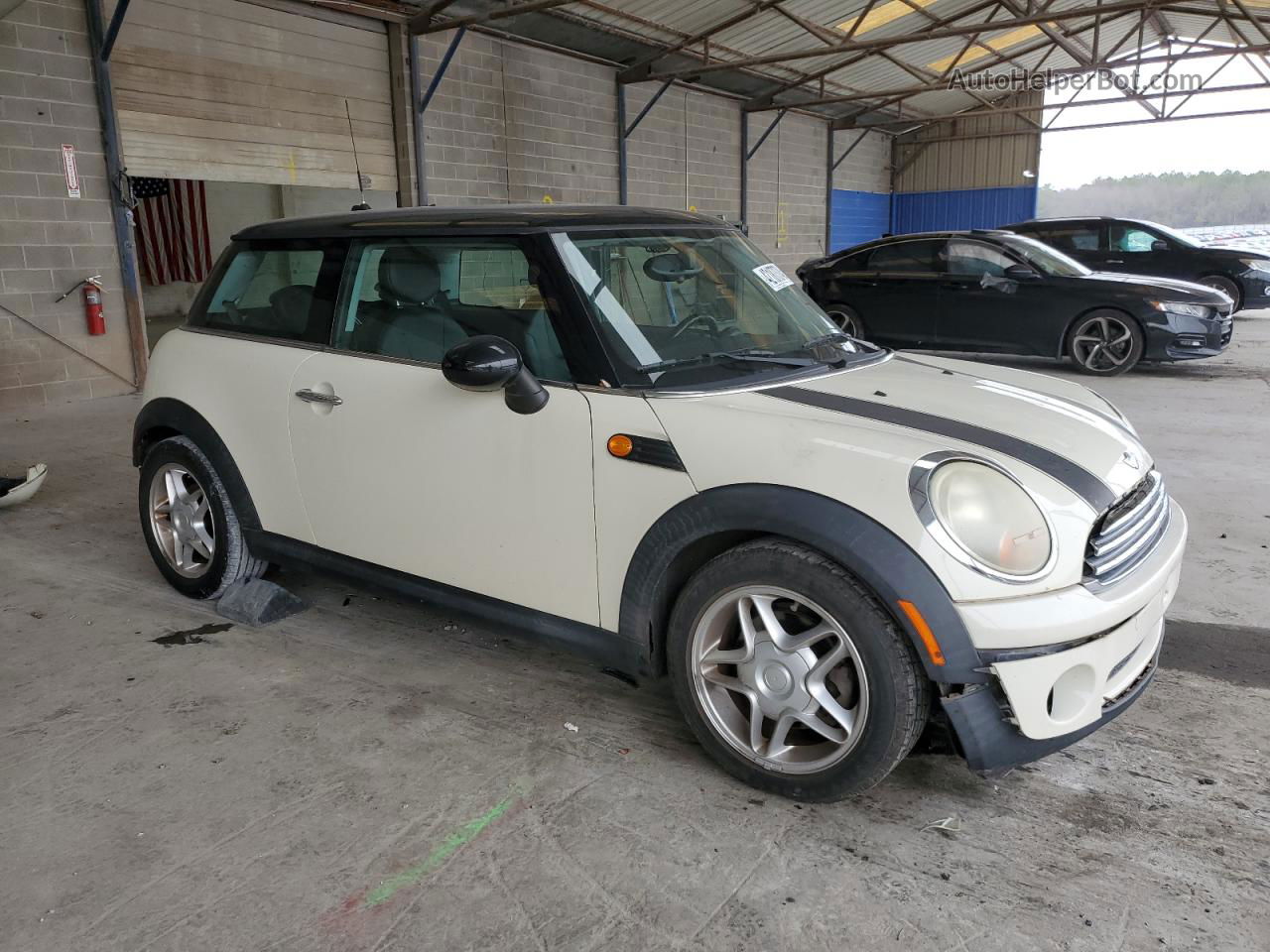 2007 Mini Cooper  Cream vin: WMWMF33507TU61987