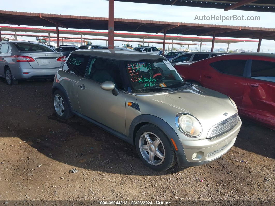 2007 Mini Cooper   Green vin: WMWMF33517TT52261