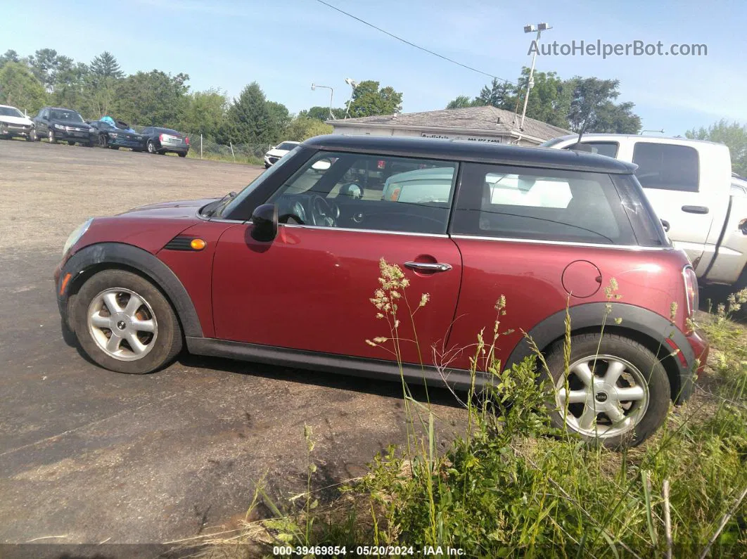 2007 Mini Cooper   Maroon vin: WMWMF33517TT53782