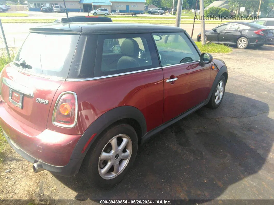 2007 Mini Cooper   Maroon vin: WMWMF33517TT53782