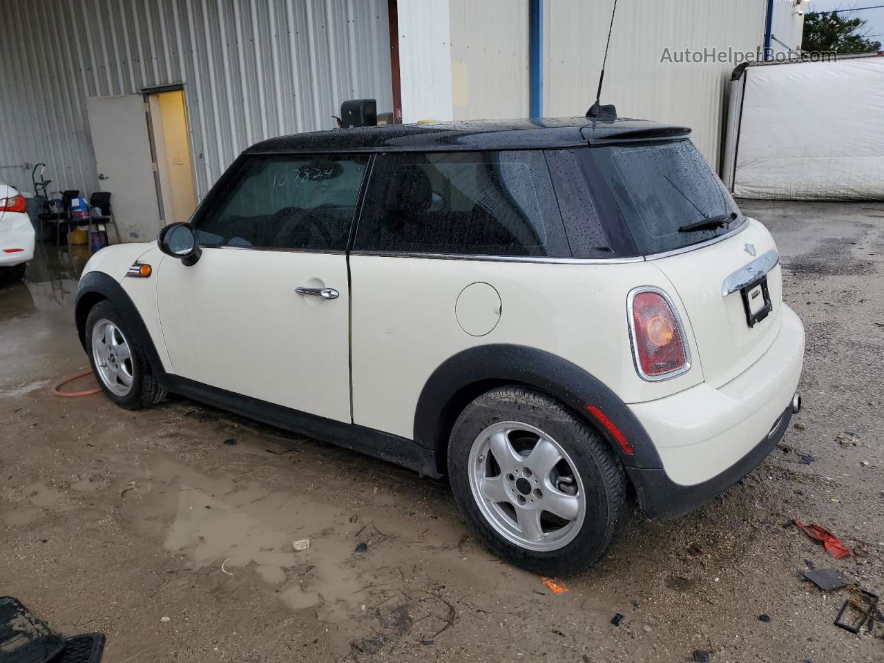 2007 Mini Cooper  Бежевый vin: WMWMF33517TT57556