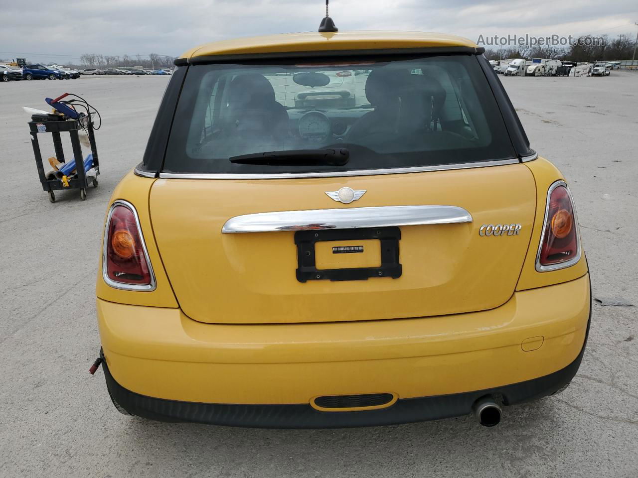 2007 Mini Cooper  Yellow vin: WMWMF33537TT55775