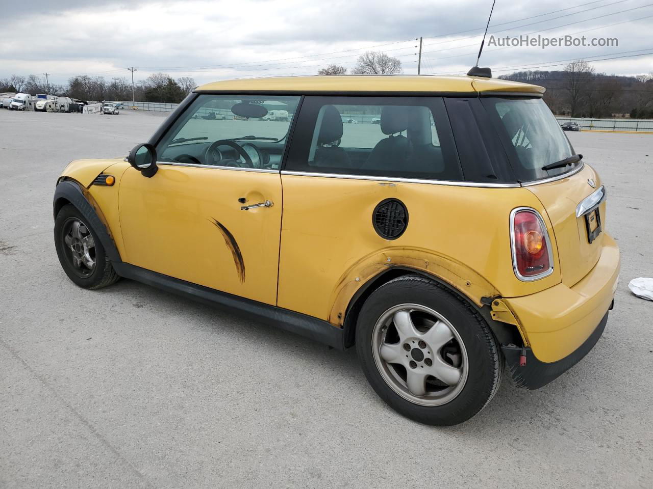 2007 Mini Cooper  Yellow vin: WMWMF33537TT55775