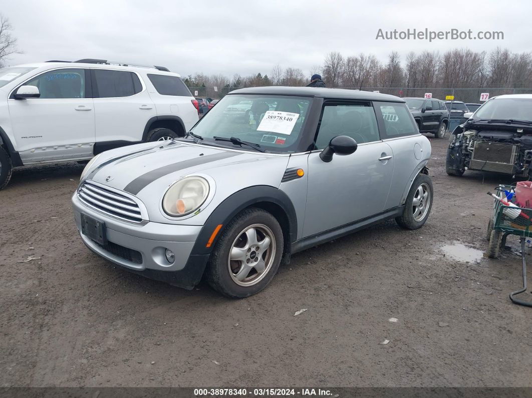 2007 Mini Cooper   Silver vin: WMWMF33547TU61989