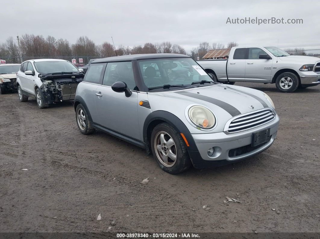 2007 Mini Cooper   Silver vin: WMWMF33547TU61989