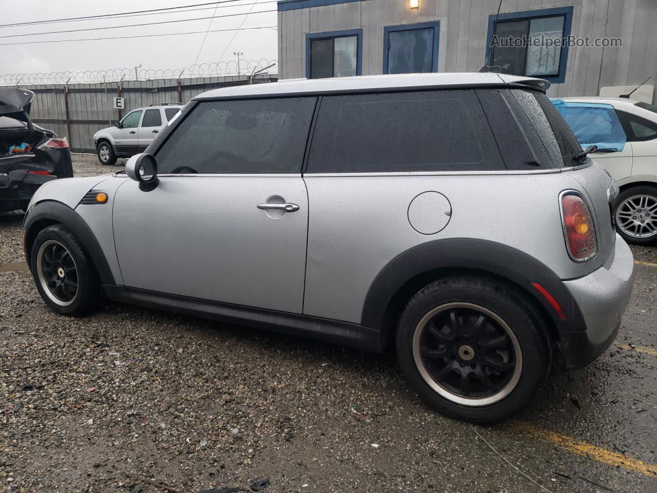 2007 Mini Cooper  Silver vin: WMWMF33557TT54658