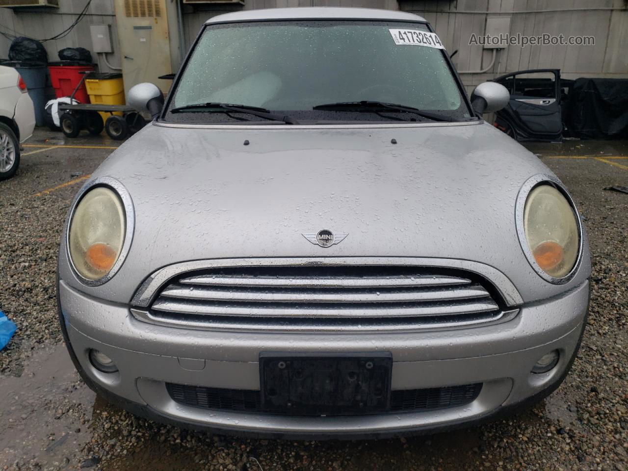 2007 Mini Cooper  Silver vin: WMWMF33557TT54658