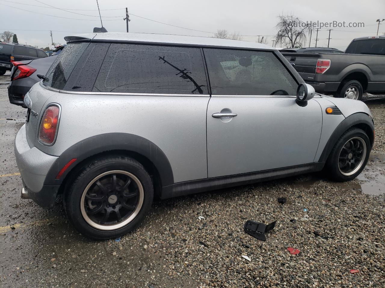 2007 Mini Cooper  Серебряный vin: WMWMF33557TT54658