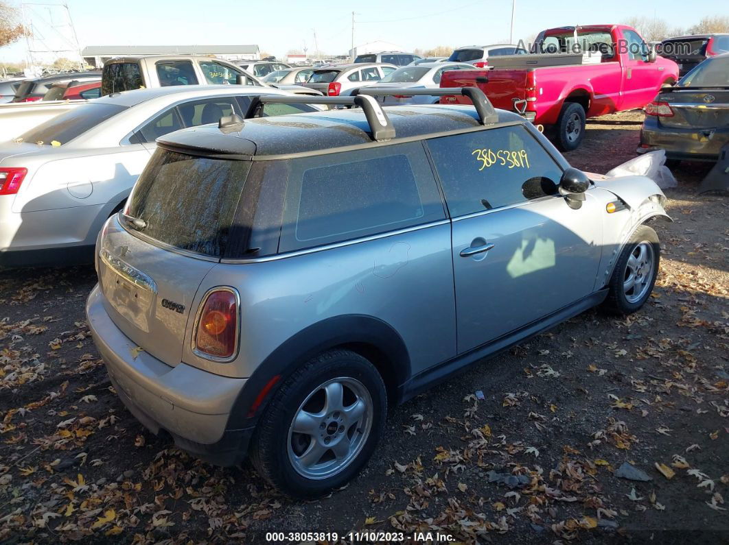 2007 Mini Cooper Silver vin: WMWMF33567TL67631