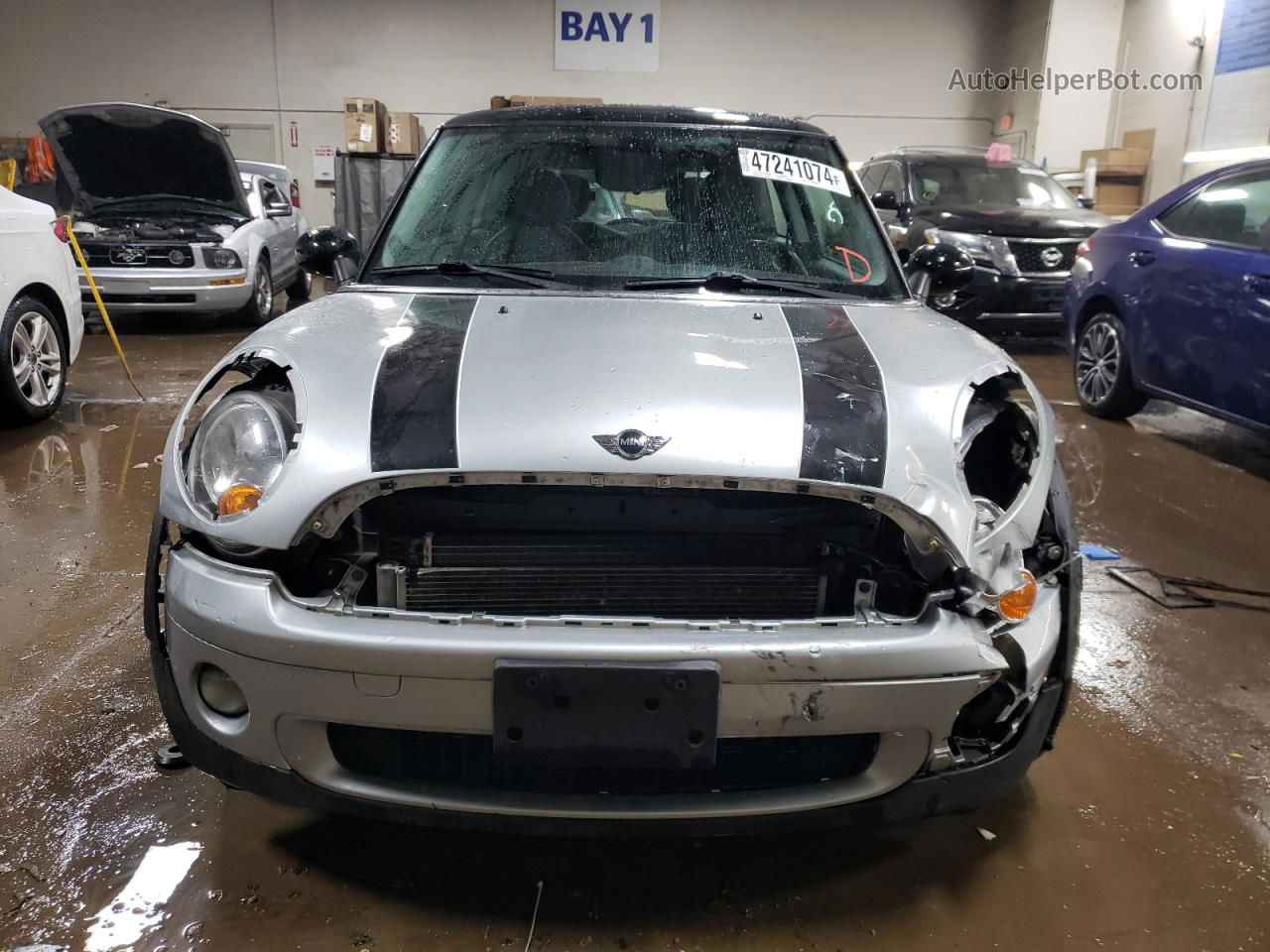 2007 Mini Cooper  Silver vin: WMWMF33567TT52787