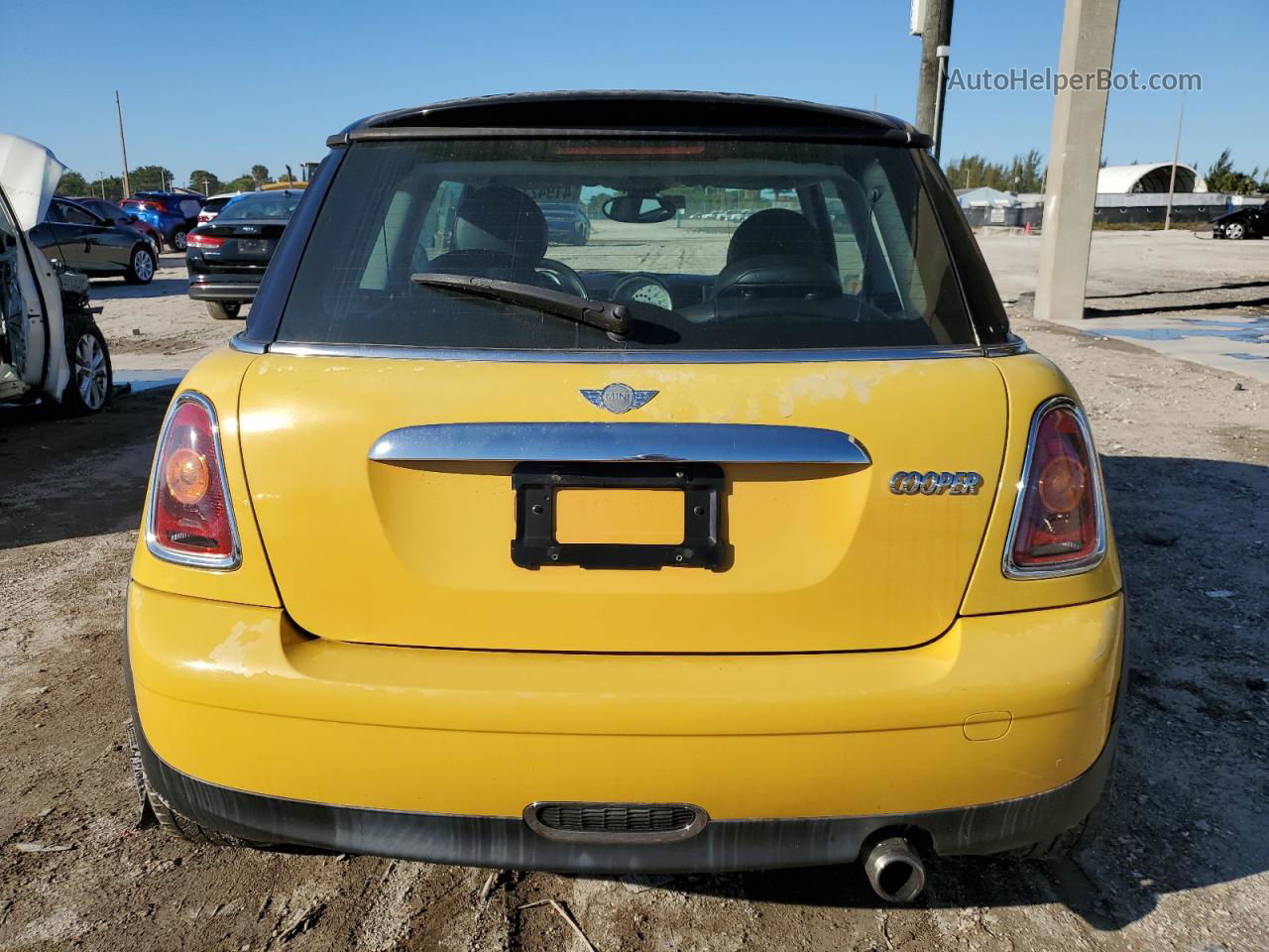 2007 Mini Cooper  Желтый vin: WMWMF33567TT55964