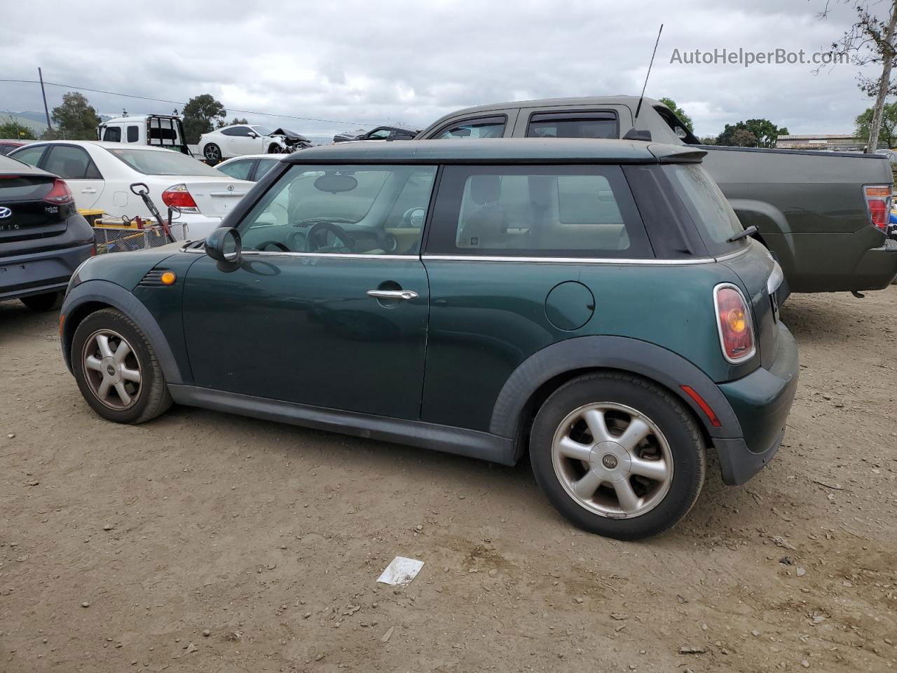 2007 Mini Cooper  Green vin: WMWMF33567TT56631